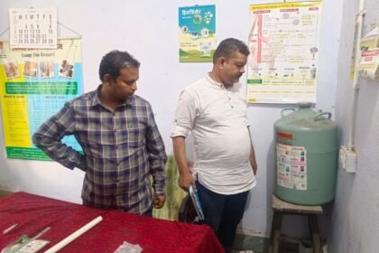 IMG 20230418 WA0022 पशु कल्याण प्रतिनिधि ने पशु अस्पताल की समस्याओं के समाधान का दिया भरोसा