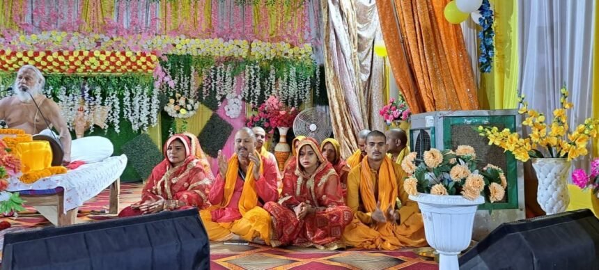 IMG 20230418 WA0029 सोवाल मे आयोजित श्रीमद्भागवत कथा में भगवान श्रीकृष्ण का जन्मोत्सव देखने के लिए उमड़ी श्रद्धालुओं की भीड़