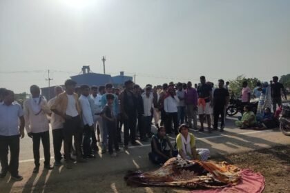 IMG 20230528 WA0035 मिट्टी लदे हाईवा के चपेट के आने से एक की मौत एक की हालत गंभीर