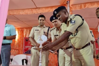 IMG 20230616 WA0025 पुलिस लाइन, गया में आयोजित पुलिस पब्लिक मैत्री वॉलीबॉल के जिलास्तरीय प्रतियोगिता में इमामगंज को हराकर क्वार्टर फाइनल में पहुंचा टिकारी