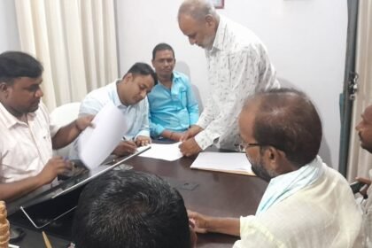 IMG 20230710 WA0041 कोंच प्रखंड में नए बीडीओ और सीओ ने दिया योगदान, गुलदस्ता देकर किया गया स्वागत