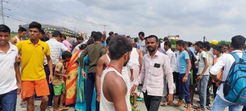 IMG 20230718 WA0027 कोंच थाना क्षेत्र के एक बधार से 14वर्षीय बालक का शव बरामद , क्षेत्र में फैली सनसनी