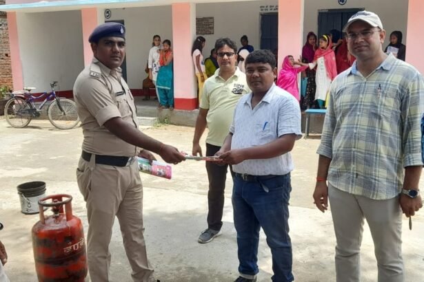 IMG 20230719 WA0048 मार्क ड्रील के माध्यम से छात्र छात्राओं को आग से बचाव पर विशेष परिचर्चा का हुआ आयोजन