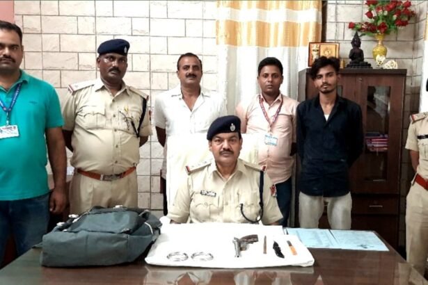 20230806 154957 गया जंक्शन से बाराचट्टी के अभिषेक को आरपीएफ ने लोडेड कट्टा के साथ किया गिरफ्तार