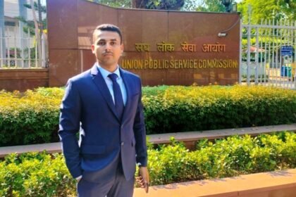 20230807 212833 टिकारी के निखिल ने यूपीएससी में गाड़ा सफलता का झंडा