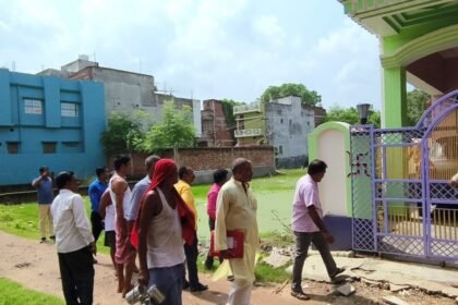 20230811 231854 जमीन पर बने थे पहले से घर, पर उसे परती बताकर कराया गया निबंधन, हुई जांच, की जाएगी कार्रवाई