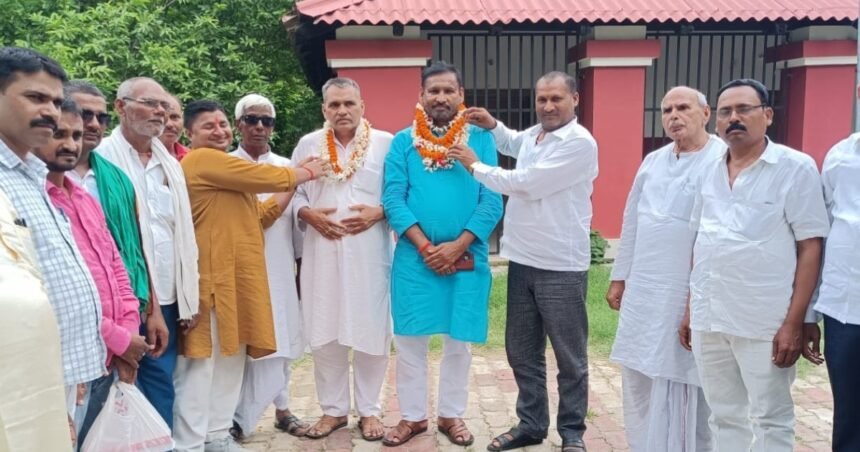 20230813 220735 राजद के नवमनोनित जिला उपाध्यक्ष का टिकारी डाकबंगला प्रांगण में हुआ अभिनंदन