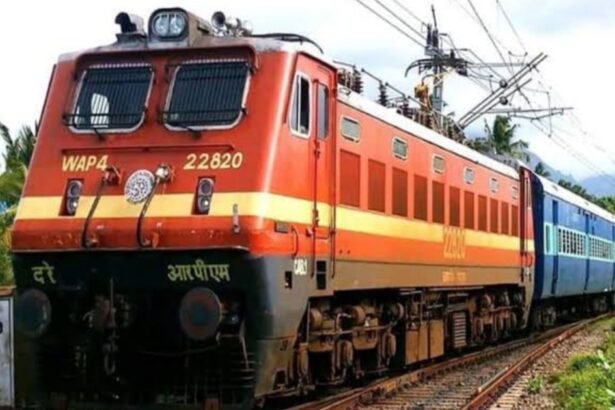 20230818 184718 रेलयात्रियों के लिए एक अच्छी खबर, कुछ ट्रेनों का ठहराव देने का निर्णय, देखें सूची