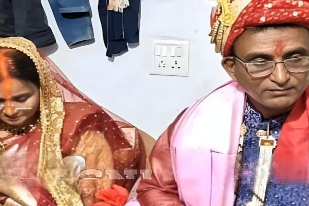 fotor 17109176835267596462653240059756 बिहार में अब शादियां भी राजनीतिक हो चली, देखिए एक बाहुबली नेता ने चुनाव के लिए बुढ़ापे में रचाई शादी