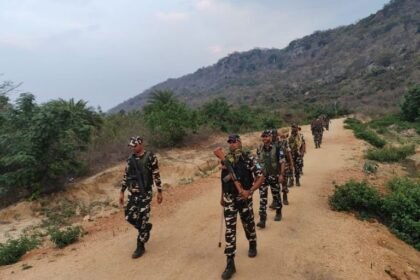 20240724 2030198879960646080225771 नक्सली बंद के आह्वान पर सुरक्षा बल सतर्क, SSB ने गुरपा वन क्षेत्र में चलाया विशेष गश्त अभियान