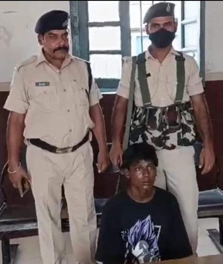 रांची एक्सप्रेस के स्लीपर कोच में स्मैक की कई पुड़िया के साथ गया का युवक गिरफ्तार 4 image editor output image 1077856322 17224024461147620591248281546171 रांची एक्सप्रेस के स्लीपर कोच में स्मैक की कई पुड़िया के साथ गया का युवक गिरफ्तार