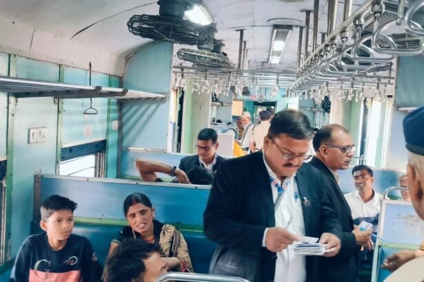 img 20250326 wa0023356790562301489793 दिनभर चले टिकट चेकिंग अभियान में 1732 लोग पकड़े गए, जुर्माने के रूप में लोगों ने दिए 8,95,240 रुपए