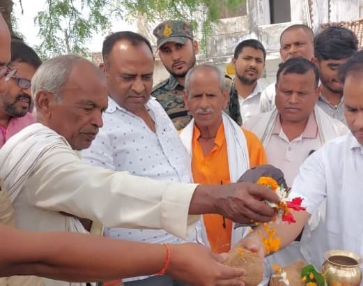 image editor output image1447863787 17437878538823027236375977481938 बोधगया विधायक कुमार सर्वजीत ने किया सबदो बड़का आहार का शिलान्यास, ग्रामीणों में खुशी की लहर