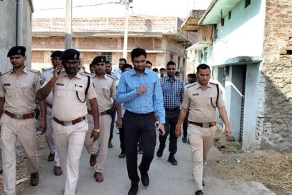 img 20250401 wa00422117030007674021216 रामनवमी को लेकर फतेहपुर में प्रशासन सतर्क, एसडीओ और डीएसपी ने की शांति समिति बैठक व फ्लैग मार्च