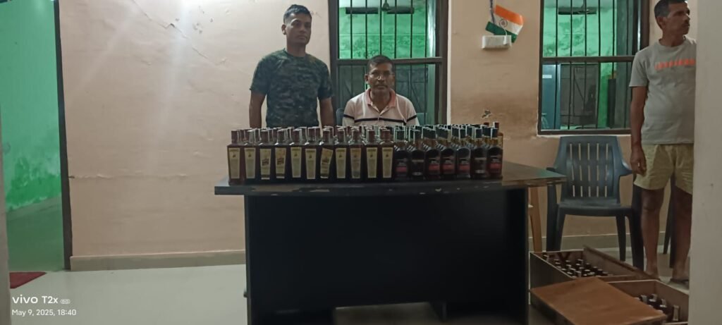 गया जिले में शराब माफियाओं का नेटवर्क सक्रिय, कार व टेम्पो से लाई गई विदेशी शराब की बड़ी खेप पकड़ी गई, चार तस्कर गिरफ्तार 3 image editor output image 173957511 17469690704347213555973811725835 गया जिले में शराब माफियाओं का नेटवर्क सक्रिय, कार व टेम्पो से लाई गई विदेशी शराब की बड़ी खेप पकड़ी गई, चार तस्कर गिरफ्तार