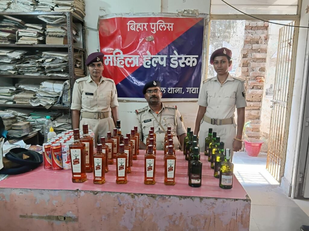 image editor output image 219923340 17468929772003367752400268023715 गया रेल की अजब #खेल की गजब कहानी, शराब उतारते देखा भी गया, फिर भी लावारिस हालात में बरामदगी! सवाल- देखने वाले ने तस्कर को पकड़ा क्यों नहीं?