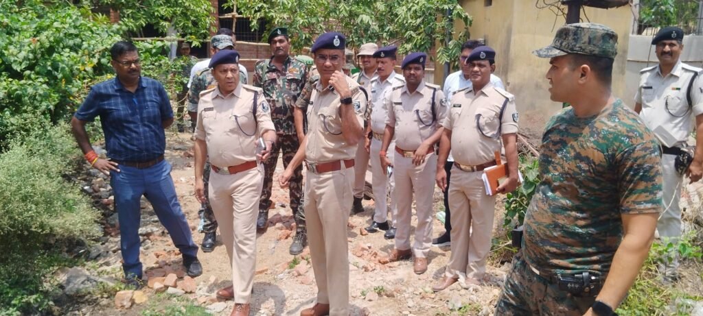 एसएसपी कार्यालय के पीछे निर्माणाधीन वायरलेस भवन के कमरे से शराब बरामद मामले की जांच के लिए खुद पहुंचे एसएसपी, एसआईटी गठित 1 image editor output image 411025737 17478297581257372728061367167281 एसएसपी कार्यालय के पीछे निर्माणाधीन वायरलेस भवन के कमरे से शराब बरामद मामले की जांच के लिए खुद पहुंचे एसएसपी, एसआईटी गठित