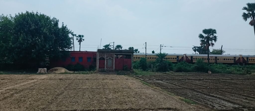 ट्रेन में चलने वाले अवैध वेंडरों ने रोक दी ट्रेन, करीब 10 मिनट रुकी हटिया-पटना-सहरसा कोसी सुपरफास्ट एक्सप्रेस 1 image editor output image 778582899 17471254825757009495296307087164 ट्रेन में चलने वाले अवैध वेंडरों ने रोक दी ट्रेन, करीब 10 मिनट रुकी हटिया-पटना-सहरसा कोसी सुपरफास्ट एक्सप्रेस