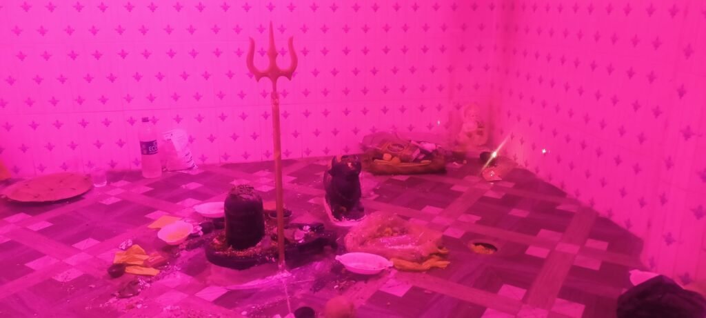 गौतम बुद्ध पारा मेडिकल बागेश्वरी रोड में शिव मंदिर का प्राण प्रतिष्ठा श्रद्धापूर्वक संपन्न, भंडारे का हुआ आयोजन 1 image editor output image1170453616 17468068054061558554321574935583 गौतम बुद्ध पारा मेडिकल बागेश्वरी रोड में शिव मंदिर का प्राण प्रतिष्ठा श्रद्धापूर्वक संपन्न, भंडारे का हुआ आयोजन