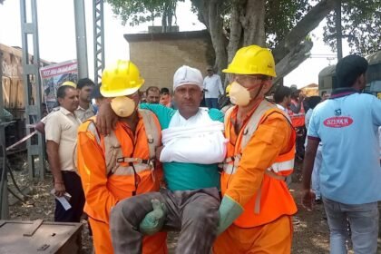 img 20250508 wa02153763112132107442829 ट्रेन दुर्घटना: हूटर बजते ही पदाधिकारियों के साथ राहतकर्मियों की टीम पहुंच गई घटनास्थल, फिर शुरू हुई...