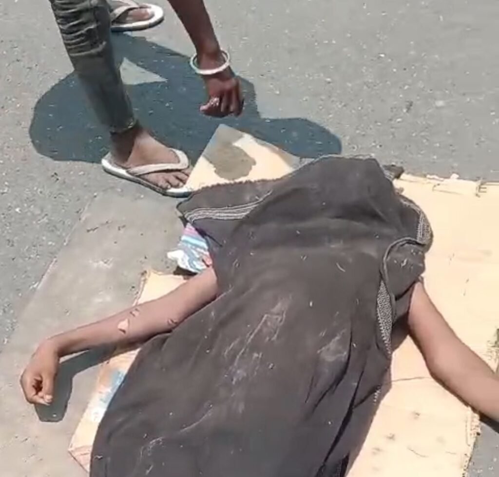 गया जी: करंट लगने से 12 वर्षीय बालक की मौत, लोगों ने किया सड़क जाम, मौके पहुंची पुलिस 1 image editor output image 1415001844 17492806225173129294017486249647 गया जी: करंट लगने से 12 वर्षीय बालक की मौत, लोगों ने किया सड़क जाम, मौके पहुंची पुलिस
