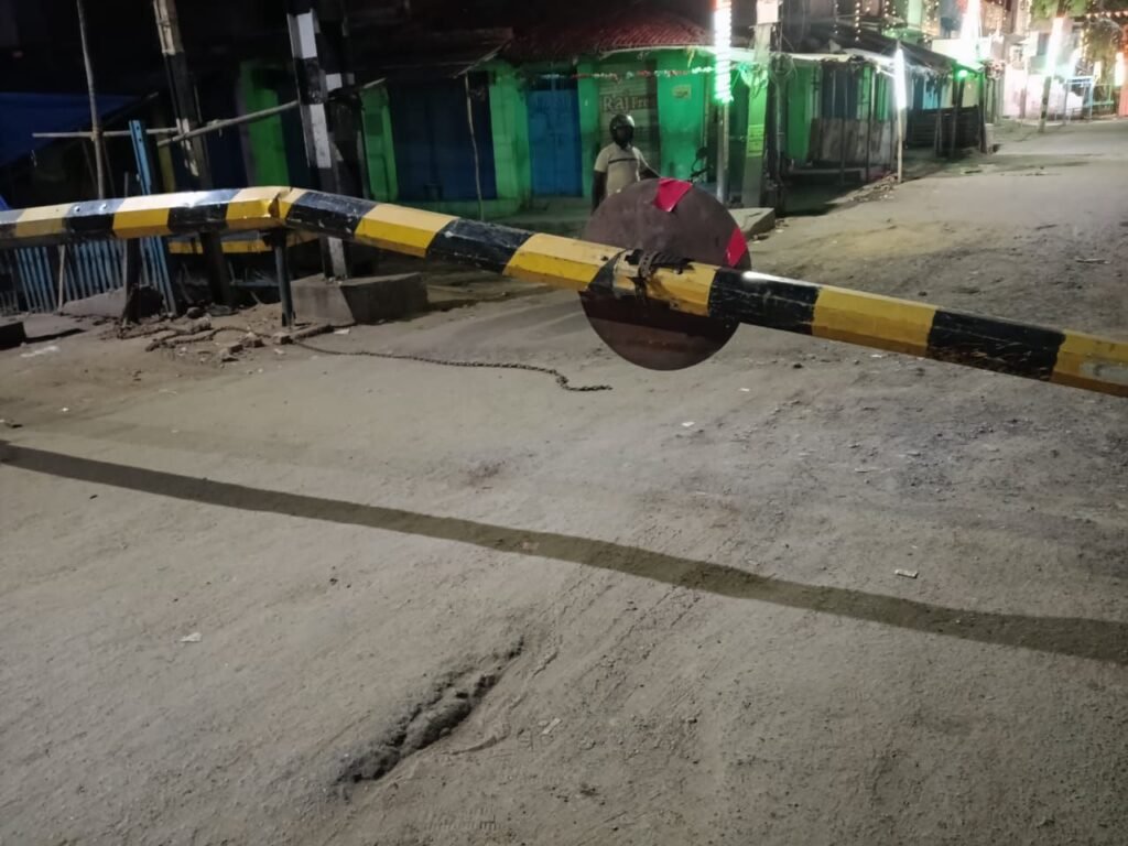 अज्ञात वाहन ने बागेश्वरी रेल फाटक में मारी टक्कर, बम्बू क्षतिग्रस्त 1 image editor output image 72536431 17489708291488429502933455228354 अज्ञात वाहन ने बागेश्वरी रेल फाटक में मारी टक्कर, बम्बू क्षतिग्रस्त