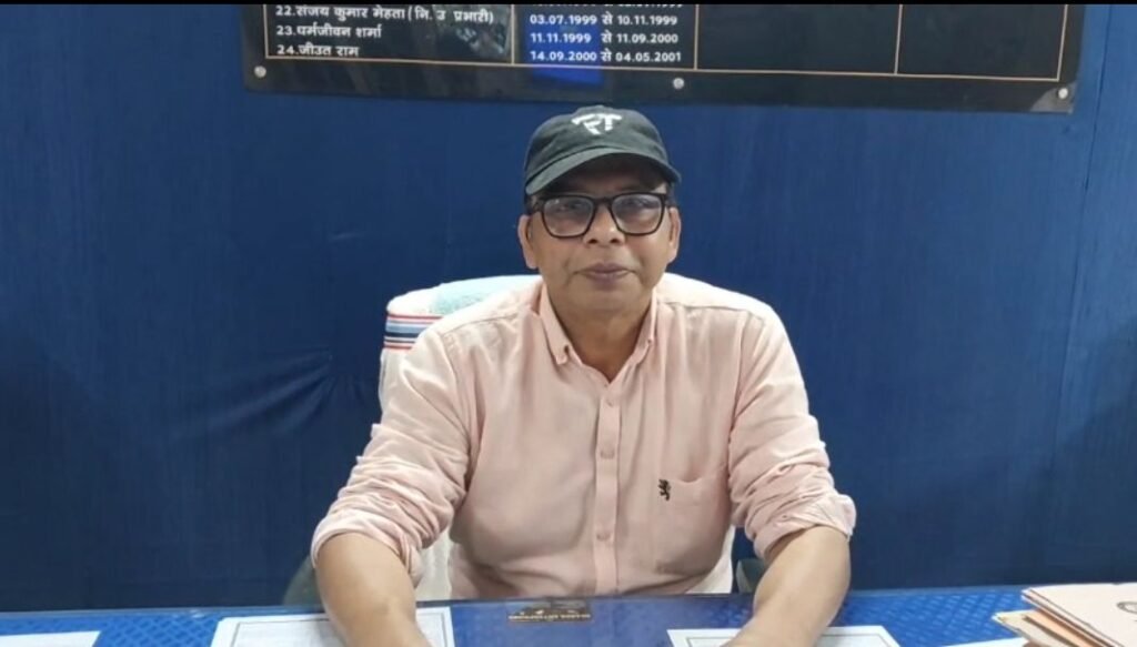 image editor output image1176677721 17491243348418435915416748405746 गया में फिर डाक पार्सल के वाहन से पकड़ी गई शराब, जानकर हैरान रह जाएंगे कीमत, तीन तस्कर गिरफ्तार