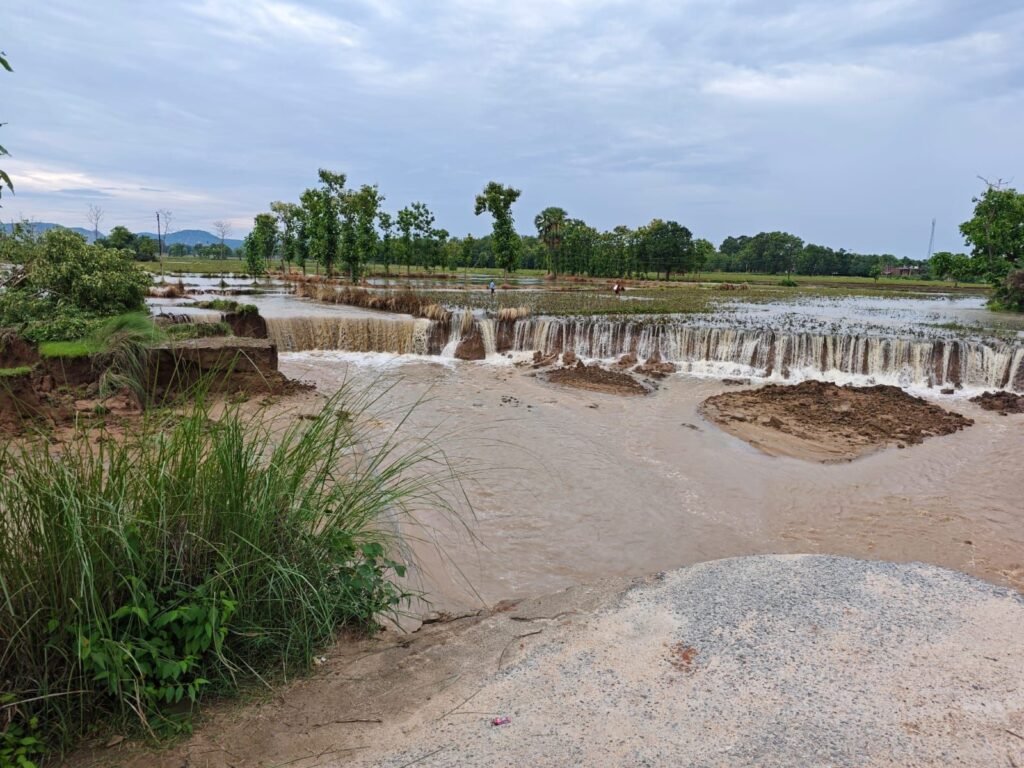 image editor output image 372503865 17526799320428441111247920988960 गया जिले के शेरघाटी के गोपालपुर पंचायत के कई गांवों में बारिश के पानी से तबाही, 70 घरों में प्रवेश कर गया पानी