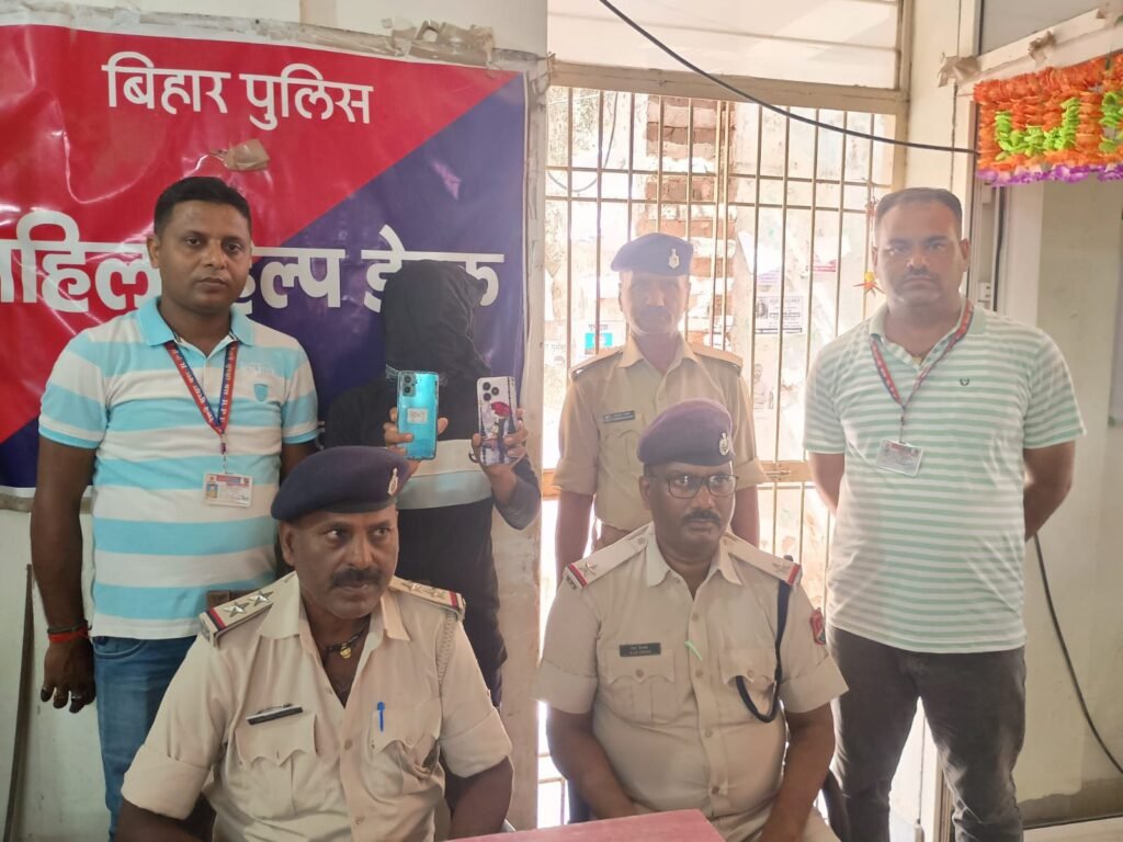 चोरी के दो मोबाइल फोन के साथ पकड़ा गया अपराधी, रेल थाना में मामला दर्ज 1 image editor output image 714709714 17524941978788570219587292898800 चोरी के दो मोबाइल फोन के साथ पकड़ा गया अपराधी, रेल थाना में मामला दर्ज