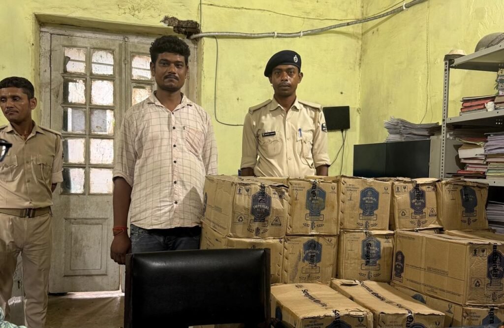 गया जी में टैंकर से पेट्रोल की जगह निकली विदेशी शराब की कई पेटियां, एक गिरफ्तार 2 image editor output image 858358548 17523248487337407712481060727700 गया जी में टैंकर से पेट्रोल की जगह निकली विदेशी शराब की कई पेटियां, एक गिरफ्तार