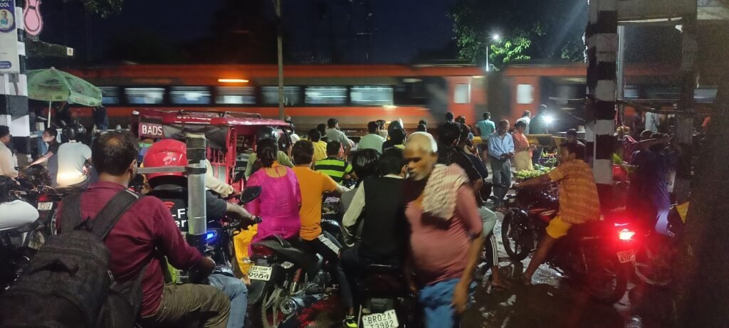 बागेश्वरी गुमटी पर आरओबी निर्माण के लिए बहुत जल्द होगी जन सुनवाई, पुनः टेंडर जारी, पढ़ें पूरी खबर 1 image editor output image1483688026 17534358381681719896901529532749 बागेश्वरी गुमटी पर आरओबी निर्माण के लिए बहुत जल्द होगी जन सुनवाई, पुनः टेंडर जारी, पढ़ें पूरी खबर