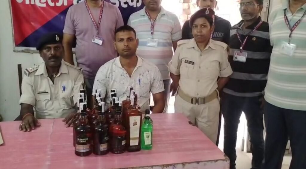 ड्रम में छिपाकर लाई गई हरियाणा की शराब गया जंक्शन से बरामद, किसी की गिरफ्तारी नहीं 1 image editor output image152520757 17513815827997283582304040224553 ड्रम में छिपाकर लाई गई हरियाणा की शराब गया जंक्शन से बरामद, किसी की गिरफ्तारी नहीं