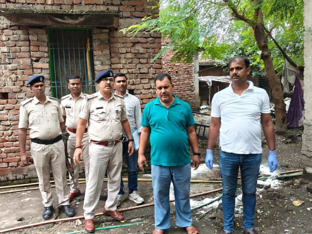 गया जी के बैरागी मोहल्ले में गोली मारकर युवक की हत्या, पुलिस जांच में जुटी, तीन की हुई पहचान, टायर जलाकर जताया विरोध 1 image editor output image 1141835504 17542205300686547108093372570246 गया जी के बैरागी मोहल्ले में गोली मारकर युवक की हत्या, पुलिस जांच में जुटी, तीन की हुई पहचान, टायर जलाकर जताया विरोध