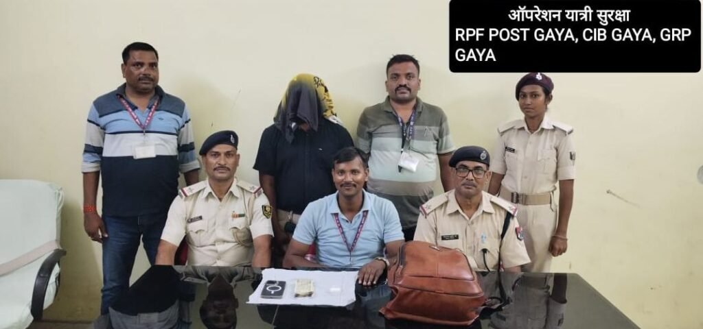 एनआरआई महिला का चलती ट्रेन में चोरी हुआ iPhone और कैश बरामद, आरोपी गया के एक होटल से गिरफ्तार 1 image editor output image 1465858475 175614345717618163132759261538 एनआरआई महिला का चलती ट्रेन में चोरी हुआ iPhone और कैश बरामद, आरोपी गया के एक होटल से गिरफ्तार