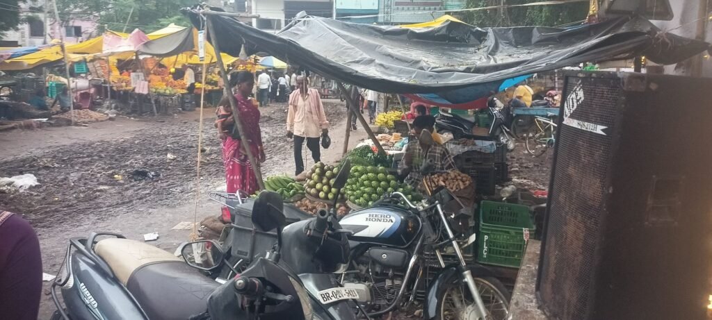 यहां हो रहा रेल राजस्व को भारी नुकसान, सालाना 36 लाख रुपए की हो रही अवैध वसूली 2 image editor output image 12932450 17582739536401059913653441476664 यहां हो रहा रेल राजस्व को भारी नुकसान, सालाना 36 लाख रुपए की हो रही अवैध वसूली