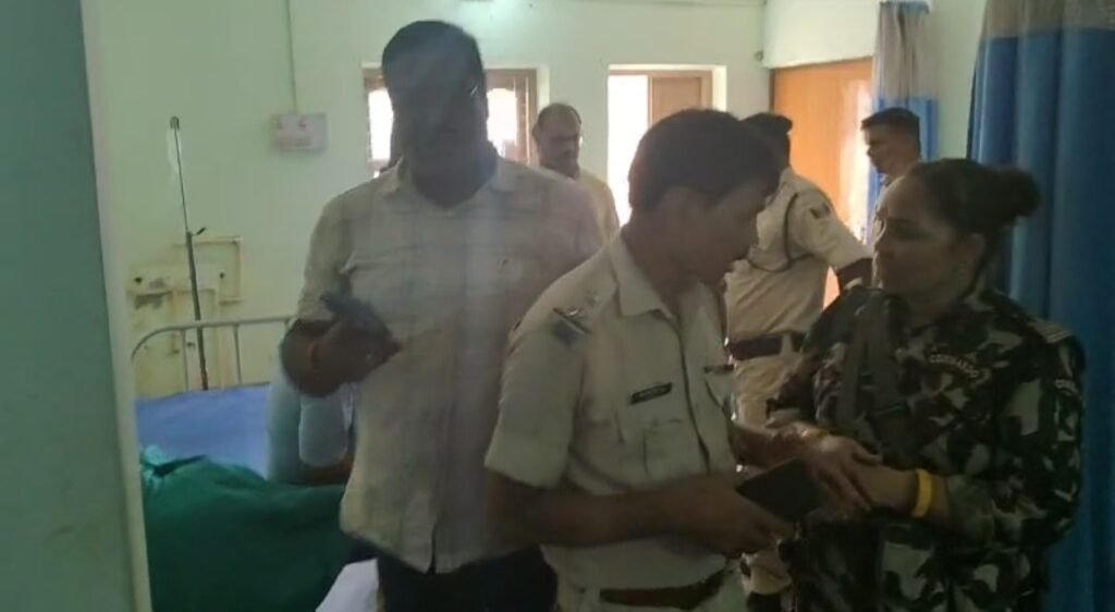 गया जी के एक नर्सिंग होम में हंगामा, अस्पताल संचालक और डॉक्टर मौके से फरार, मामला जानकर हो जाएंगे हैरान 3 image editor output image 1870881362 17590423552852138933799282128333 गया जी के एक नर्सिंग होम में हंगामा, अस्पताल संचालक और डॉक्टर मौके से फरार, मामला जानकर हो जाएंगे हैरान