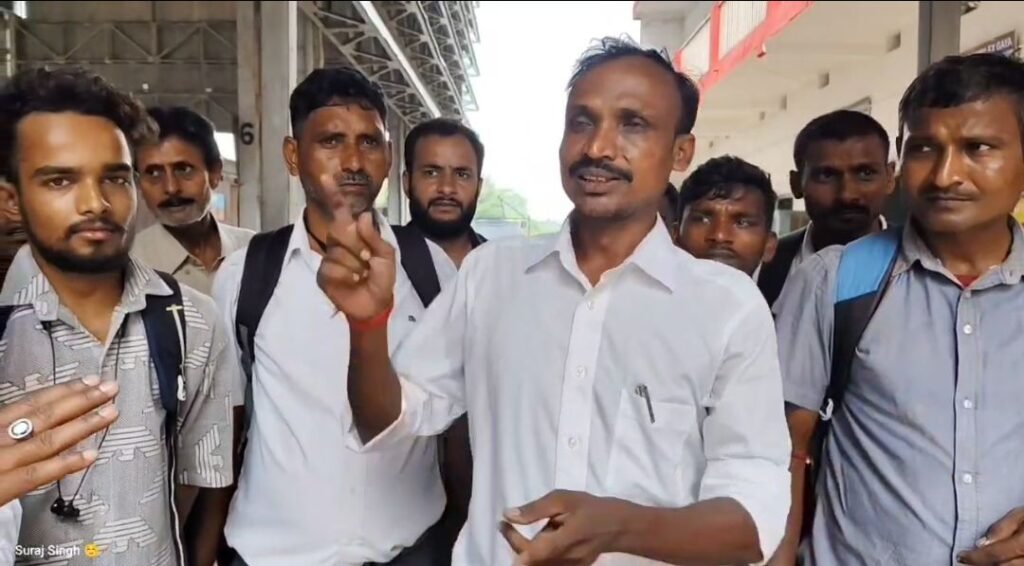 इन्तहा की हो गई हद तो हंगामा करना पड़ा, चार महीने से नहीं दिया वेतन, महाबोधि एक्स. बगैर अटेंडेंट के खुली 1 image editor output image 553334785 17576803086027043233726600664162 इन्तहा की हो गई हद तो हंगामा करना पड़ा, चार महीने से नहीं दिया वेतन, महाबोधि एक्स. बगैर अटेंडेंट के खुली