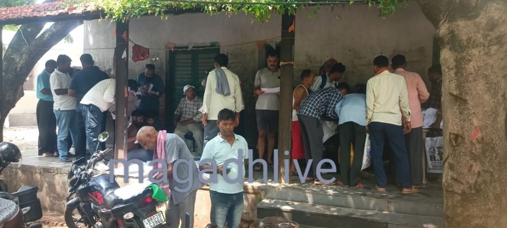 राजस्व महाअभियान शिविर में उमड़ी रैयतों की भीड़, 350 से अधिक लोगों ने दिए आवेदन 1 image editor output image611835800 17579409274862084251238279740957 राजस्व महाअभियान शिविर में उमड़ी रैयतों की भीड़, 350 से अधिक लोगों ने दिए आवेदन