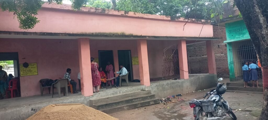 image editor output image 2013663458 17619137234131815058409685863987 गया शहर का एक ऐसा विद्यालय, न तो पीने का पानी और ना ही शौचालय, छात्र और शिक्षक दोनों चिंतित