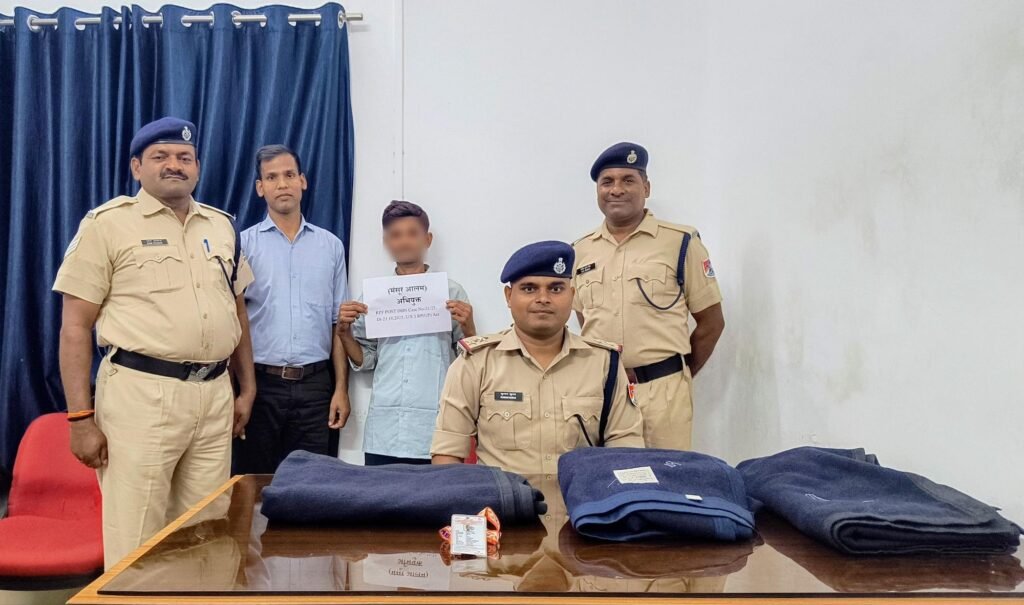 खबर ऐसी कि जानकर चौंक जाएंगे: वंदे भारत एक्सप्रेस का वेटर कंबल चुराकर रहा था भाग, आरपीएफ ने दबोचा 1 image editor output image 495599551 17611967082482352618452318100269 खबर ऐसी कि जानकर चौंक जाएंगे: वंदे भारत एक्सप्रेस का वेटर कंबल चुराकर रहा था भाग, आरपीएफ ने दबोचा