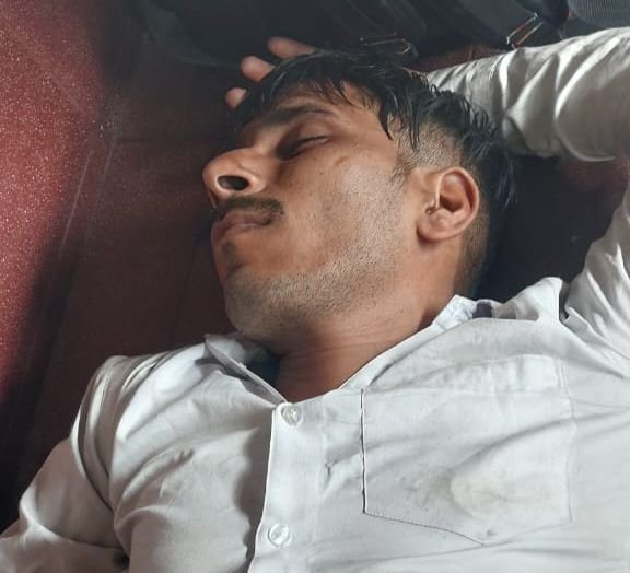 जहाखुरानी की घटना की जांच में एक व्यक्ति बैग ले जाता हुआ दिखाई दे रहा, सीसीटीवी फुटेज की पड़ताल 1 image editor output image 85263369 17615456039034762992659764522614 जहाखुरानी की घटना की जांच में एक व्यक्ति बैग ले जाता हुआ दिखाई दे रहा, सीसीटीवी फुटेज की पड़ताल