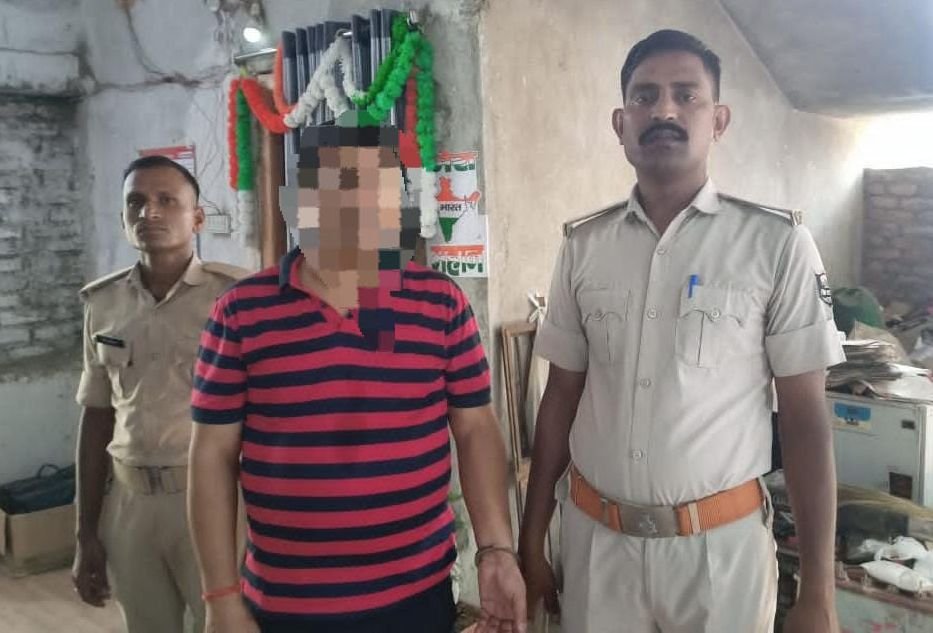 एयरपोर्ट पर 10 जिंदा कारतूस के साथ चाँदचौरा का रहनेवाला अनुज गिरफ्तार,पूछताछ शुरू 2 image editor output image820660469 17599322375277269318645407527817 एयरपोर्ट पर 10 जिंदा कारतूस के साथ चाँदचौरा का रहनेवाला अनुज गिरफ्तार,पूछताछ शुरू