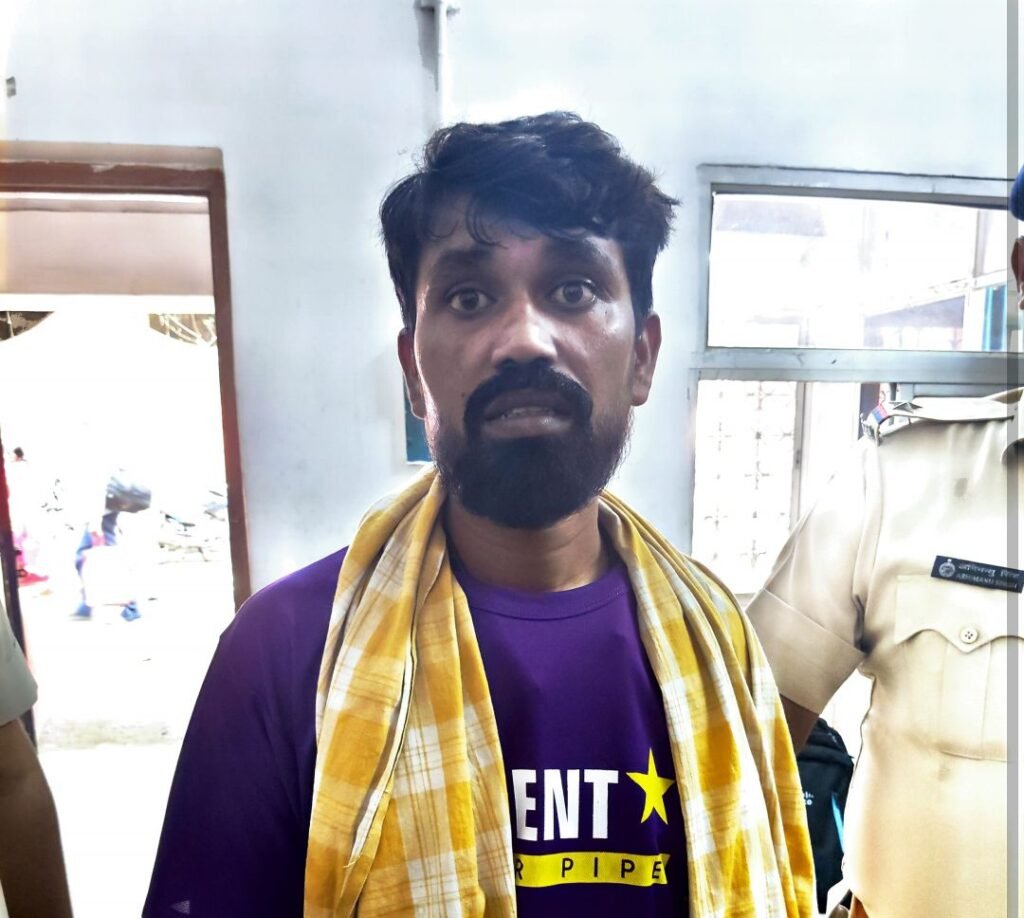 गया में पत्नी की हत्या करने के बाद ट्रेन से भाग रहा पति धनबाद जंक्शन पर पकड़ा गया, सौतेली मां से अवैध संबंध का पत्नी करती थीं विरोध, जानें मर्डर मिस्ट्री 1 image editor output image999794820 17611915615231610945933183161513 गया में पत्नी की हत्या करने के बाद ट्रेन से भाग रहा पति धनबाद जंक्शन पर पकड़ा गया, सौतेली मां से अवैध संबंध का पत्नी करती थीं विरोध, जानें मर्डर मिस्ट्री