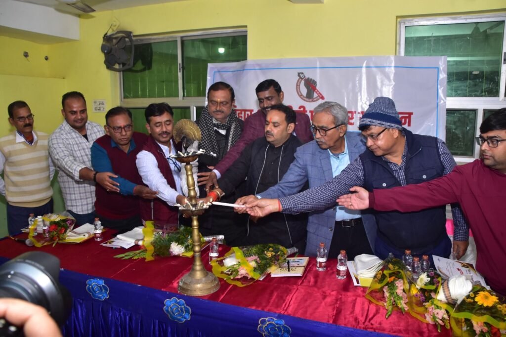 विधानसभा अध्यक्ष डॉ. प्रेम कुमार ने कहा-पत्रकार लोकतंत्र का चौथा स्तंभ, उनकी मांगों को सरकार तक पहुंचाएंगे 2 image editor output image 1163443660 17656350693025060132076928886479 विधानसभा अध्यक्ष डॉ. प्रेम कुमार ने कहा-पत्रकार लोकतंत्र का चौथा स्तंभ, उनकी मांगों को सरकार तक पहुंचाएंगे