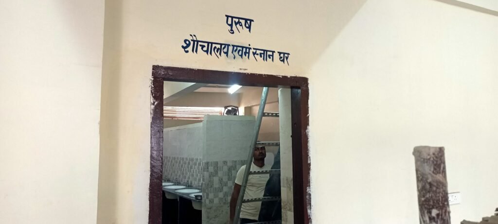 गया जंक्शन: यात्री हलकान, प्रशासन मेहरवान, जाएं तो जाएं कहां 4 image editor output image1370731716 17658670513529065540102398361583 गया जंक्शन: यात्री हलकान, प्रशासन मेहरवान, जाएं तो जाएं कहां