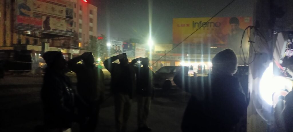 गया जंक्शन पर तिरंगा झंडा बदला गया, आरपीएफ के पदाधिकारी व जवानों ने दी सलामी, जाने क्यों ऐसा किया गया 2 image editor output image 164067722 17683121517734943488479693838376 गया जंक्शन पर तिरंगा झंडा बदला गया, आरपीएफ के पदाधिकारी व जवानों ने दी सलामी, जाने क्यों ऐसा किया गया