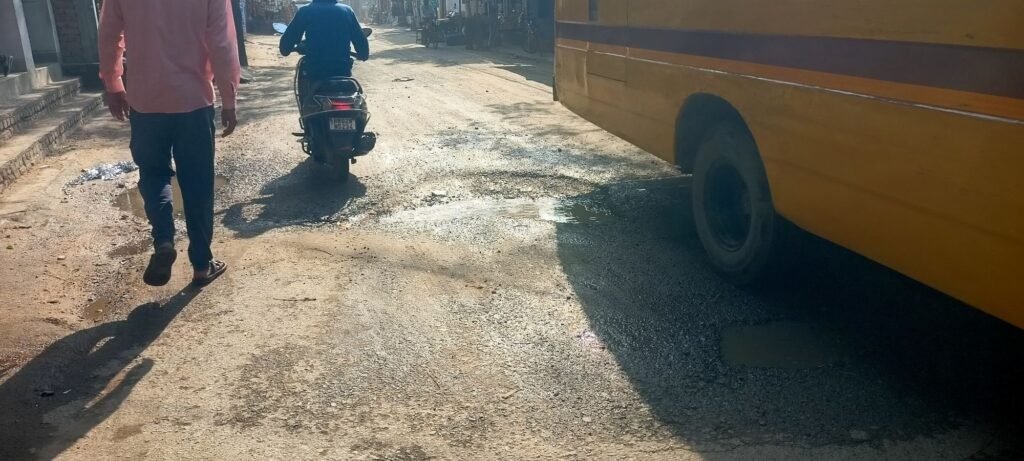 अनिश्चितकालीन भूख हड़ताल पर बैठीं वार्ड पार्षद ने कहा-मेरी मृत्यु हो जाती है तो किडनी दान कर दी जाए 5 image editor output image 687328245 17684965553684401421578290630396 अनिश्चितकालीन भूख हड़ताल पर बैठीं वार्ड पार्षद ने कहा-मेरी मृत्यु हो जाती है तो किडनी दान कर दी जाए