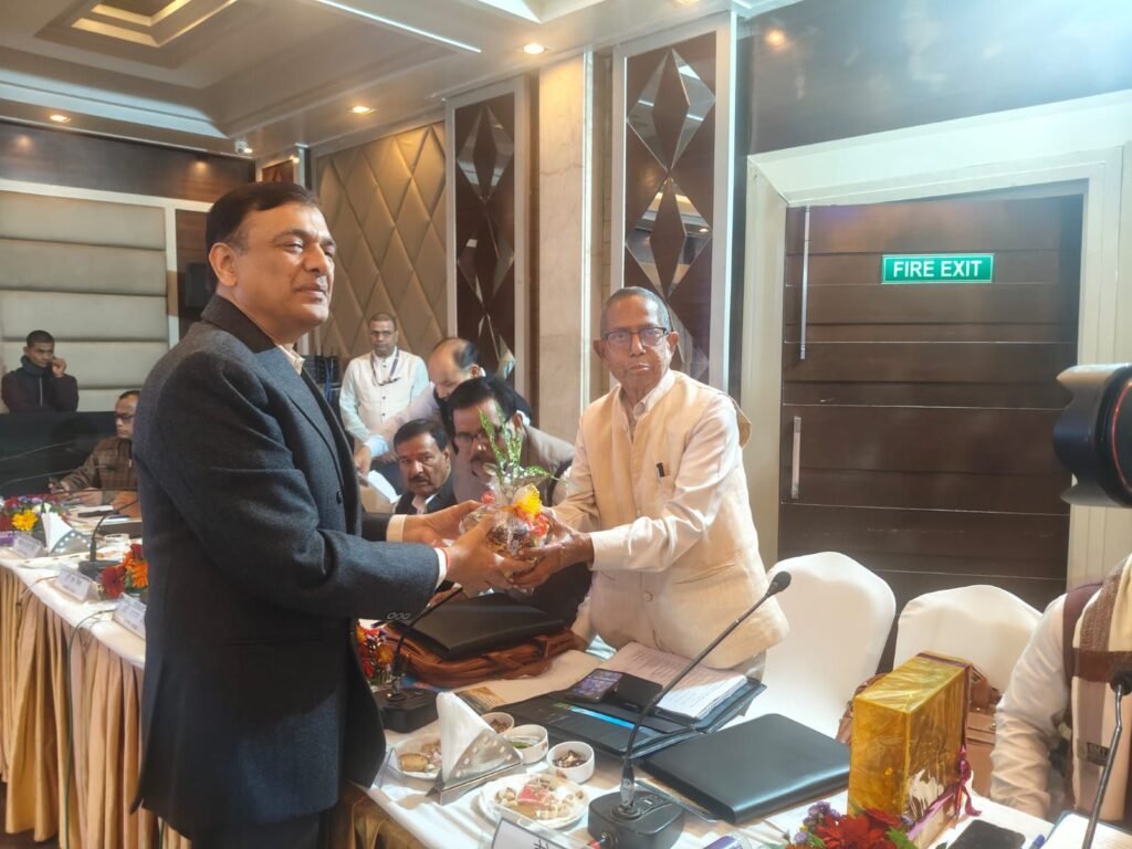 image editor output image1174346045 17690940726394266253574716263811 क्षेत्रीय रेल उपयोगकर्त्ता परामर्शदात्री समिति की बैठक में जानें गयाजी के सदस्यों ने दिए क्या क्या सुझाव