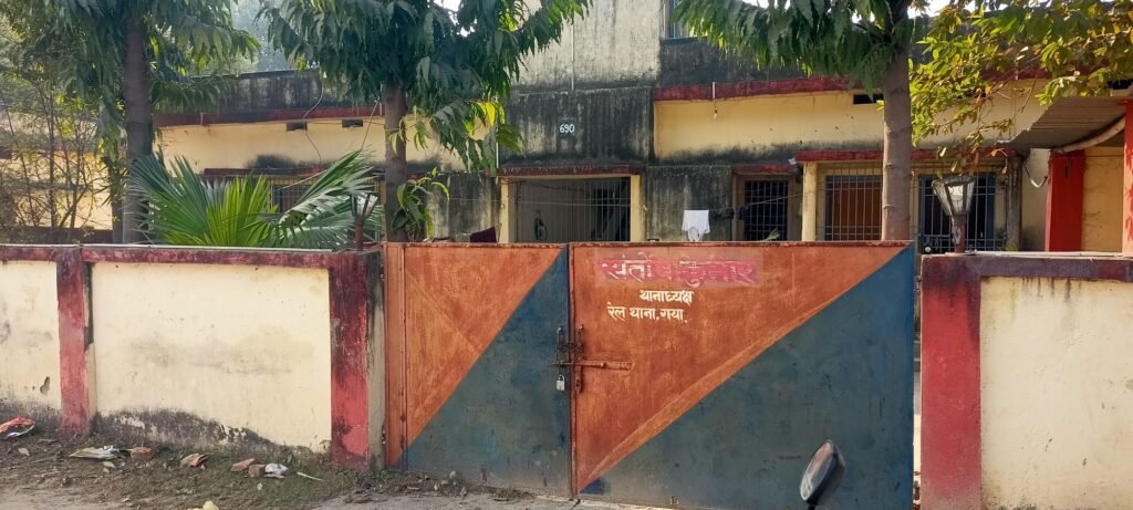 image editor output image1203113328 1769528438974143305749266211948 सोना लूटकांड: सफलउद्भेदन, लूटे गए सोने में से 41.75 ग्राम बरामद, पूर्व थानाध्यक्ष को मिला था 98 ग्राम हिस्सा, जो मोहित से दिया था बेच