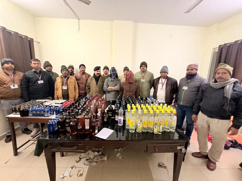 विकास और अजय शराब की बड़ी खेप के साथ रेलवे स्टेशन परिसर से गिरफ्तार, 'बाबू' नामक शराब कारोबारी से जुड़े हैं तार 1 image editor output image1340513375 17681426967955505689481352907389 विकास और अजय शराब की बड़ी खेप के साथ रेलवे स्टेशन परिसर से गिरफ्तार, 'बाबू' नामक शराब कारोबारी से जुड़े हैं तार